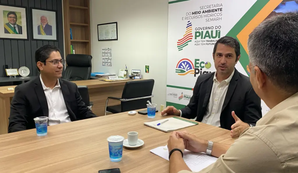 Produtores de soja do Piauí se reúnem com secretário do Meio Ambiente para debater desenvolvimento da produção agrícola Produtores de soja do Piauí se reúnem com secretário do Meio Ambiente para debater desenvolvimento da produção agrícola
