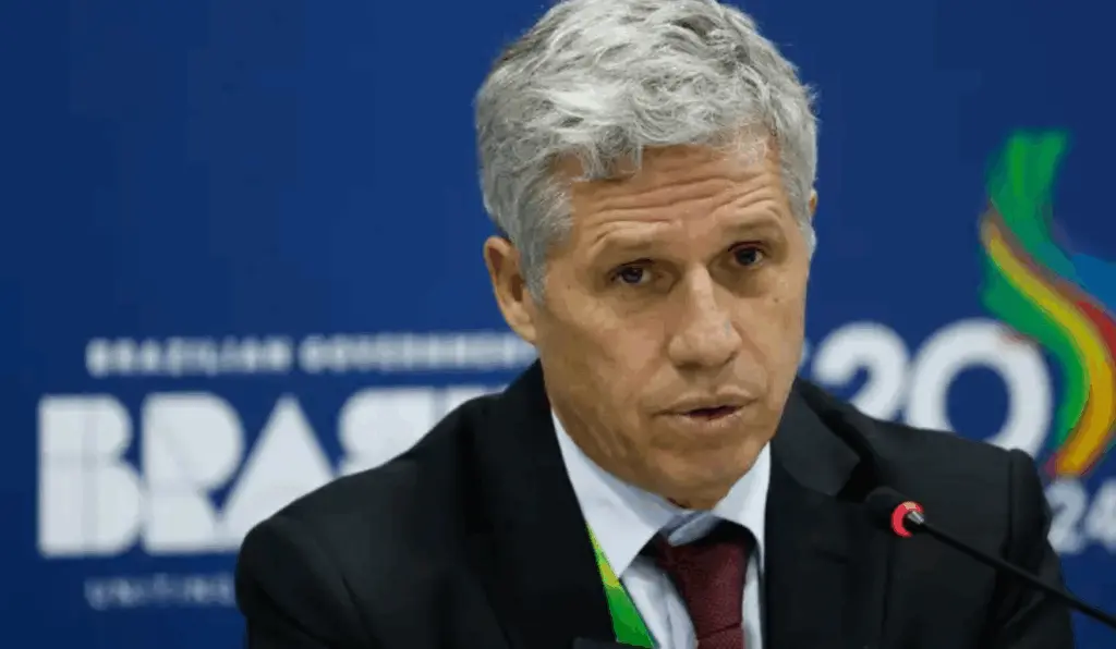 Paulo Teixeira, anunciou, ontem (8), a assinatura de dois convênios que somam R$ 200 milhões para desenvolver a produção da agricultura familiar