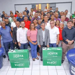 Equipamentos para irrigação foram distribuídos para agricultores familiares e representantes de associações