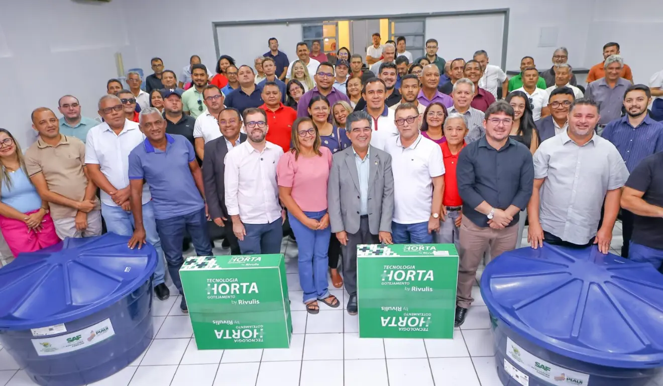 Equipamentos para irrigação foram distribuídos para agricultores familiares e representantes de associações