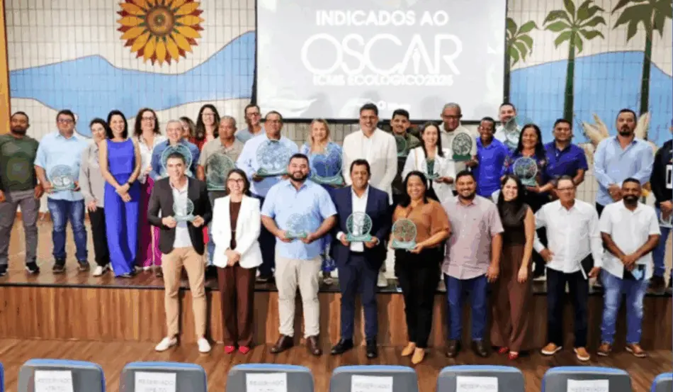 O Governo do Tocantins, por meio da Secretaria de Estado do Meio Ambiente e Recursos Hídricos (Semarh), premiou na manhã desta terça-feira (3), no auditório do Tribunal de Contas do Estado (TCE/TO), os 12 municípios com melhor desempenho no ICMS Ecológico 2024.