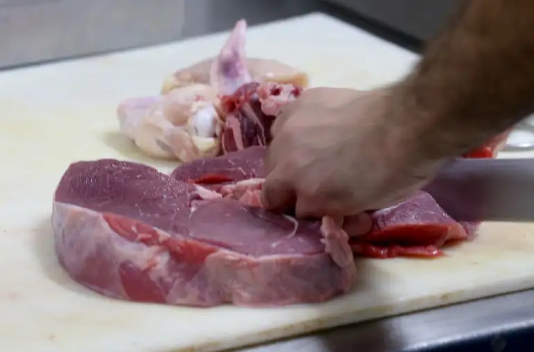 Estudo da CNA destaca desafios e avanços sanitários nas exportações brasileiras de carne bovina
