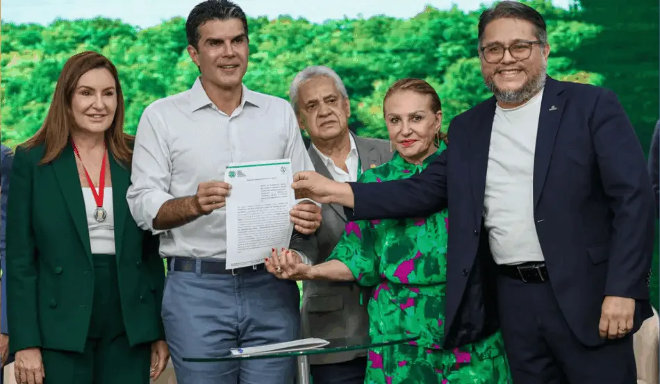 A Emater e o Sistema Faepa/Senar (Federação da Agricultura e Pecuária do Pará e o Serviço Nacional de Aprendizagem Rural) assinaram nesta terça-feira (3) um termo de cooperação técnica (TCT) com o objetivo de facilitar o acesso de agricultores às tecnologias agropecuárias no estado do Pará A Emater e o Sistema Faepa/Senar (Federação da Agricultura e Pecuária do Pará e o Serviço Nacional de Aprendizagem Rural) assinaram nesta terça-feira (3) um termo de cooperação técnica (TCT) com o objetivo de facilitar o acesso de agricultores às tecnologias agropecuárias no estado do Pará
