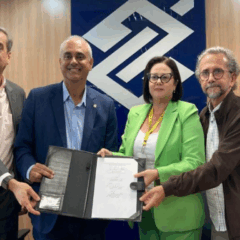 Técnicos, autoridades e a superintendete estadual do Banco do Brasil estiveram presentes na assinatura do cônvenio
