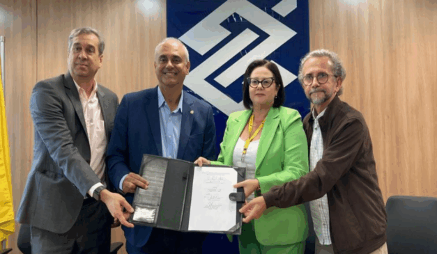Técnicos, autoridades e a superintendete estadual do Banco do Brasil estiveram presentes na assinatura do cônvenio