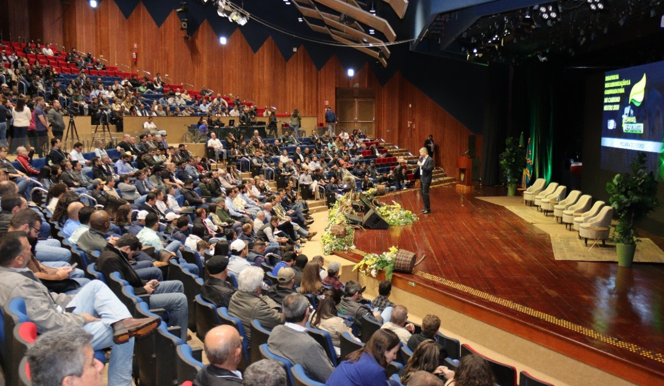 O Mato Grosso do Sul desenvolveu o projeto Estado Carbono Neutro, iniciativa criada com políticas efetivas de transição energética, agricultura sustentável, redução do desmatamento e segurança alimentar