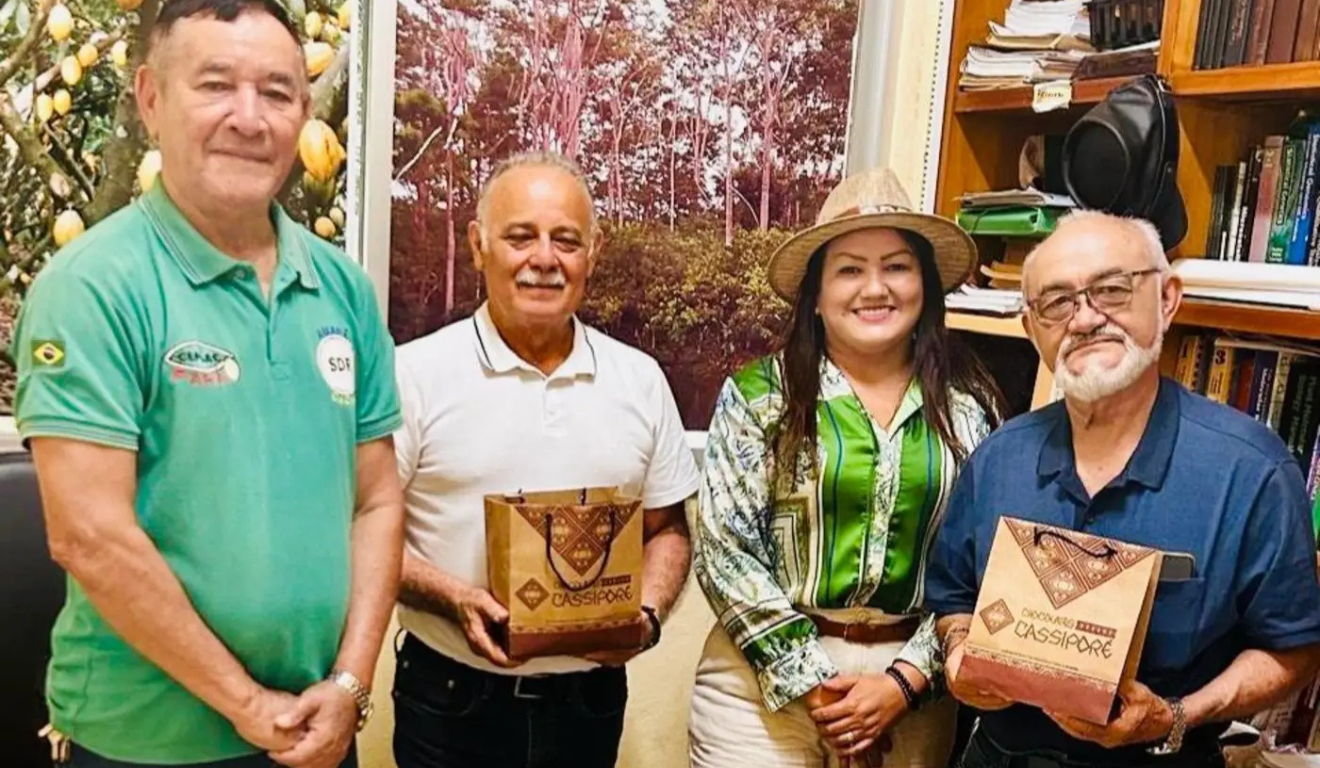 O Governo do Amapá, através de uma equipe de técnicos do setor primário, alinhou uma série de atividades diretas com a Comissão Executiva do Plano da Lavoura Cacaueira (Ceplac/PA), do estado do Pará, com objetivo de dinamizar a cadeia do cacau entre os estados.