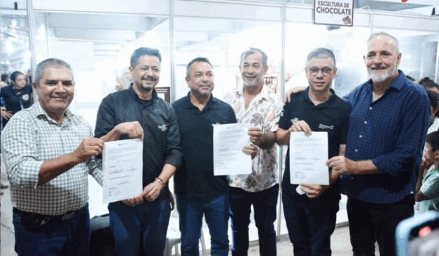 A Secretaria de Estado de Agricultura (Seagri) e o Serviço Brasileiro de Apoio às Micro e Pequenas Empresas (Sebrae) assinaram, no último domingo (3), o protocolo de intenção para impulsionar a produção sustentável de cacau no Acre A Secretaria de Estado de Agricultura (Seagri) e o Serviço Brasileiro de Apoio às Micro e Pequenas Empresas (Sebrae) assinaram, no último domingo (3), o protocolo de intenção para impulsionar a produção sustentável de cacau no Acre