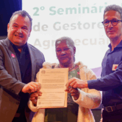 O governo de Minas Gerais alcançou, na última terça-feira (5), o total de 10 mil títulos de posse de terra entregues para produtores rurais do estado