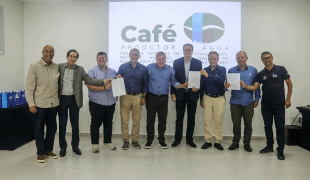 O Governo do Espírito Santo assinou, ontem (11), um acordo de cooperação técnica que integra o Programa Café Produtor de Água, coordenado pelo Conselho Nacional do Café (CNC), a entidades estaduais, com objetivo de garantir a preservação da cultura e a continuidade da atividade na região