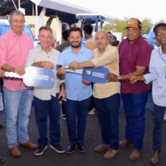 O Governo de Roraima realizou, na última sexta-feira (22), a entrega de equipamentos e veículos para a agricultura familiar e pescadores do Estado