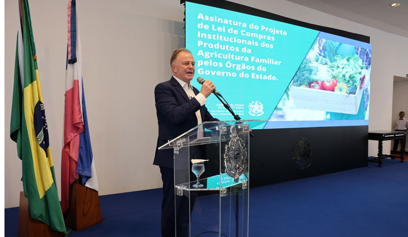 O governador do Espírito Santo, Renato Casagrande, assinou, ontem (3), o Projeto de Lei que prioriza a compra de alimentos da agricultura familiar pelo estado