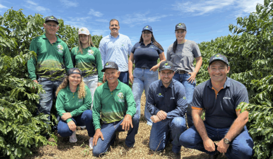 A Fazenda Estiva, localizada em São João da Boa Vista (SP), registrou uma alta de 40 sacas por hectare na produção de café ao adotar a tecnologia de irrigação por gotejamento.