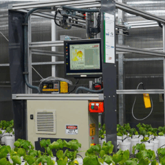 A Embrapa Instrumentação (SP), em parceria com a Cooperativa Mista de Desenvolvimento do Agronegócio (Comdeagro), de Mato Grosso, desenvolveu um sistema robótico autônomo inovador chamado LumiBot