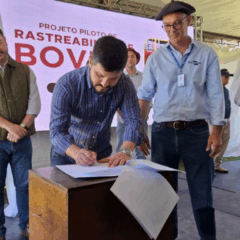 O Governo do Rio Grande do Sul firmou, na última quinta-feira (23), uma parceria com a Embrapa para a rastreabilidade individual de bovinos