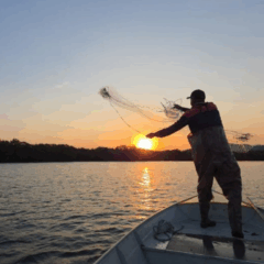 Com o objetivo de realizar um retrato da atividade pesqueira na região que reuniu dados socioeconômicos inéditos, o Instituto da Pesca de São Paulo produziu o e-book "Entre Marés".