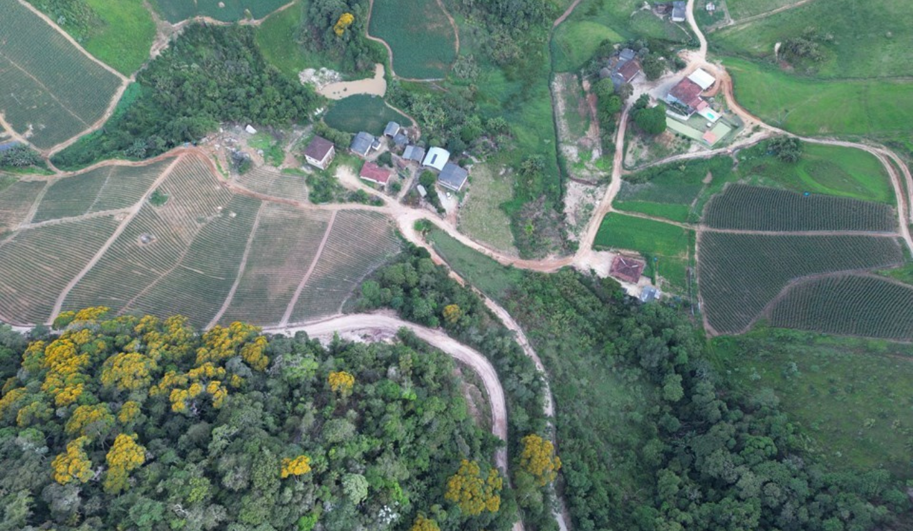 Proprietários de imóveis rurais de até quatro módulos têm até o dia 31 de dezembro para realizar a inscrição no Cadastro Ambiental Rural (CAR), que dá direito à adesão ao Programa de Regularização Ambiental (PRA) Proprietários de imóveis rurais de até quatro módulos têm até o dia 31 de dezembro para realizar a inscrição no Cadastro Ambiental Rural (CAR), que dá direito à adesão ao Programa de Regularização Ambiental (PRA)