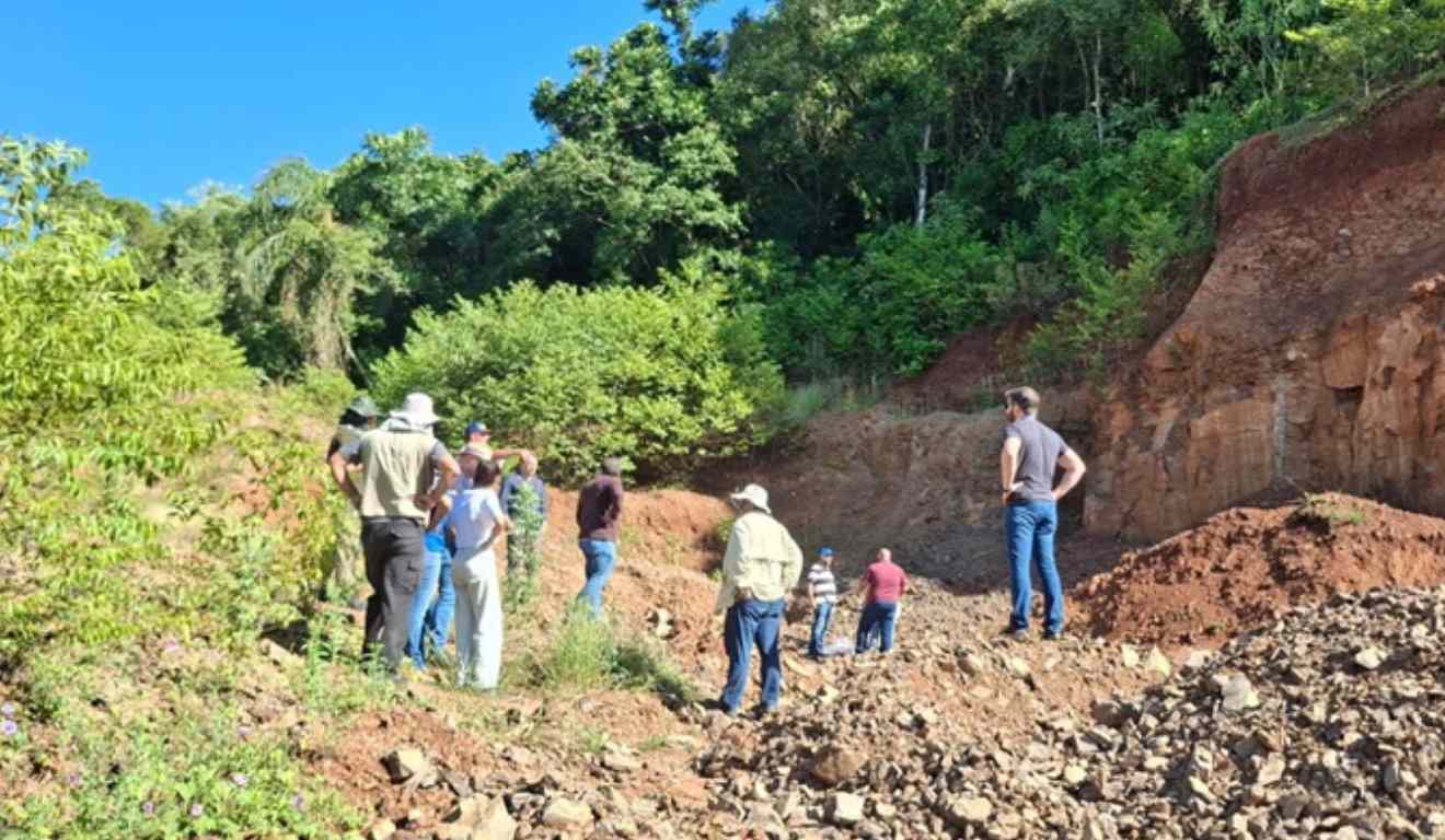 O Plano Recupera Rural RS, iniciativa do Ministério da Agricultura e Pecuária (Mapa), em parceria com a Embrapa, avançou em mais uma etapa de avaliação de estradas rurais dos municípios do Rio Grande do Sul severamente atingidos pelas enchentes de 2024, que foram um marco na história dos eventos climáticos extremos no Brasil.