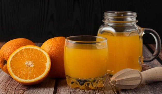 As exportações brasileiras de suco de laranja iniciaram a safra 2025/26 em ritmo abaixo do esperado, apesar das projeções iniciais positivas do setor. De acordo com análise do Cepea (Centro de Estudos Avançados em Economia Aplicada)