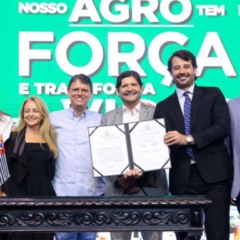 O Governo de S&atilde;o Paulo realizou na segunda-feira (15), no Pal&aacute;cio dos Bandeirantes, a cerim&ocirc;nia de entrega do Pr&ecirc;mio Munic&iacute;pio Agro Paulista &ndash; edi&ccedil;&atilde;o 2025. O evento marcou a s&eacute;tima edi&ccedil;&atilde;o do programa e destinou R$ 6 milh&otilde;es a pol&iacute;ticas p&uacute;blicas locais voltadas ao setor agropecu&aacute;rio.