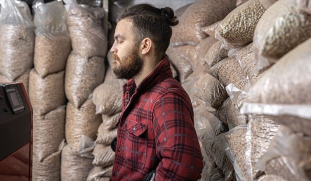 Boas práticas no armazenamento de insumos utilizados na pecuária são fundamentais para reduzir perdas e preservar a qualidade