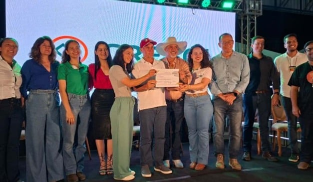 O Projeto Cafeicultura Sustentável, desenvolvido pelo Governo do Espírito Santo, por meio da Secretaria da Agricultura, Abastecimento, Aquicultura e Pesca (Seag/ES) e do Instituto Capixaba de Pesquisa, Assistência Técnica e Extensão Rural (Incaper), iniciou a certificação de propriedades rurais que produzam café arábica respeitando práticas de ASG.