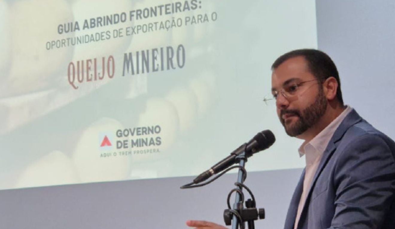 O Governo de Minas lançou na sexta-feira (5) o “Guia Abrindo Fronteiras: Oportunidades de Exportação para o Queijo Mineiro”, iniciativa que busca ampliar a presença internacional do produto. O anúncio ocorreu no Instituto de Laticínios Cândido Tostes (ILCT), em Juiz de Fora, durante evento que também celebrou os 90 anos da instituição. O Governo de Minas lançou na sexta-feira (5) o “Guia Abrindo Fronteiras: Oportunidades de Exportação para o Queijo Mineiro”, iniciativa que busca ampliar a presença internacional do produto. O anúncio ocorreu no Instituto de Laticínios Cândido Tostes (ILCT), em Juiz de Fora, durante evento que também celebrou os 90 anos da instituição.
