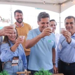 A Feira Internacional do Café Conilon (FICC) foi sediada em Jaguaré, no Espírito Santo, reunindo 80 expositores, e cerca de 20 mil visitantes, durante três dias de programação, neste último final de semana, dedicada à inovação, sustentabilidade e novos mercados para a cafeicultura capixaba, principalmente no cultivo do café robusta.