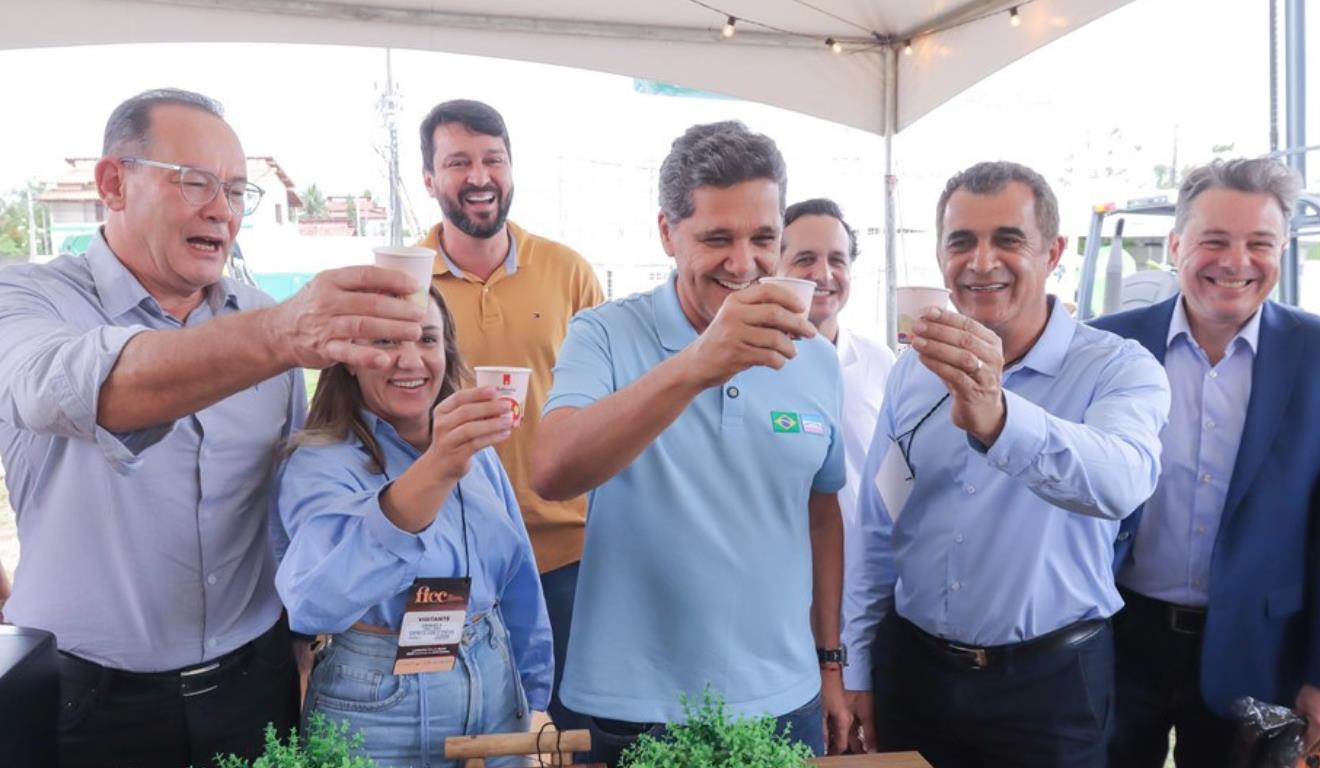 A Feira Internacional do Café Conilon (FICC) foi sediada em Jaguaré, no Espírito Santo, reunindo 80 expositores, e cerca de 20 mil visitantes, durante três dias de programação, neste último final de semana, dedicada à inovação, sustentabilidade e novos mercados para a cafeicultura capixaba, principalmente no cultivo do café robusta.