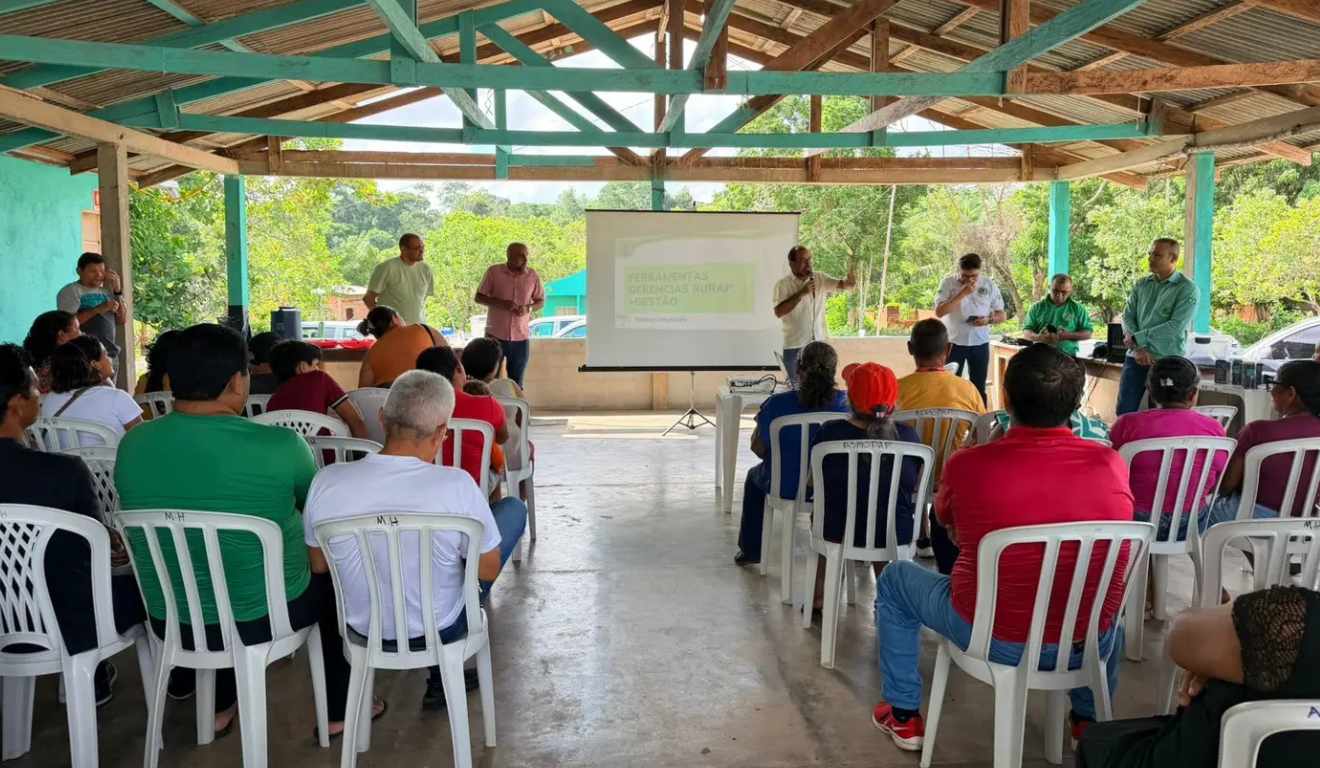 Na última semana, o governo do Amapá fez o lançamento oficial do programa Rurap + Gestão no distrito do Pacuí, zona rural de Macapá. A iniciativa, do Instituto de Extensão, Assistência e Desenvolvimento Rural (Rurap), tem por objetivo modernizar e tornar mais sustentável a agricultura familiar e através de capacitação e assistência técnica contínua