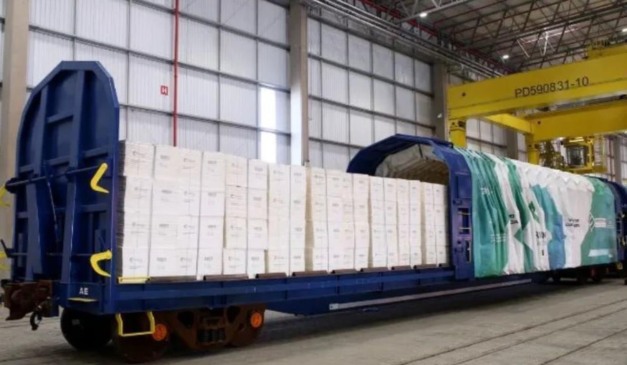 As exportações de Mato Grosso do Sul bateram recorde de US$ 10,7 bilhões, e encerrou 2025 com o maior valor de vendas externas de sua história. O resultado supera o recorde anterior, registrado em 2023 (US$ 10,6 bilhões), e representa um crescimento de 7,51% em relação a 2024