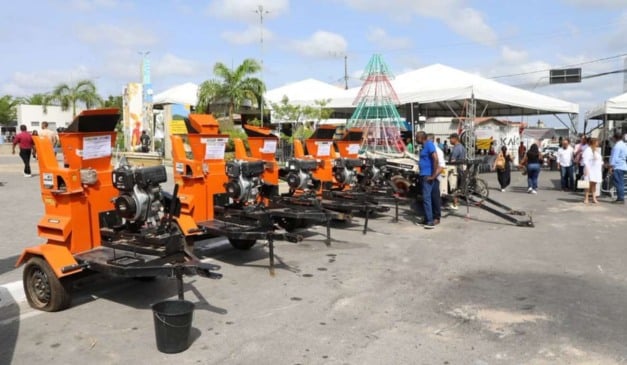 Segundo dados da Secretaria de Desenvolvimento Rural (SDR) da Bahia, o governo estadual entregou máquinas e equipamentos agrícolas em 21 municípios. Os principais beneficiados foram associações da agricultura familiar, cooperativas e prefeituras municipais