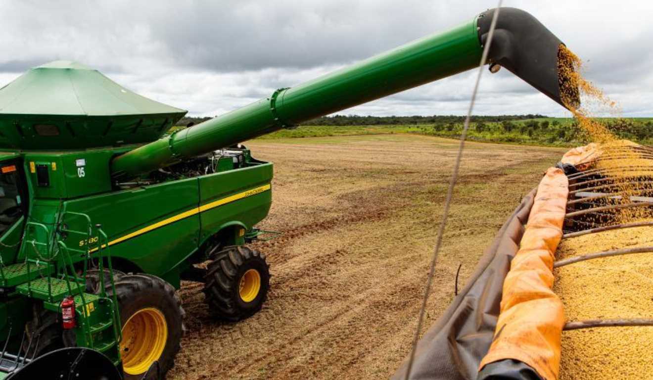 O Mato Grosso publicou nesta sexta-feira (16) o Decreto nº 1.794, que regulamenta e detalha as condições para a concessão de incentivo fiscal às operações com soja beneficiada do estado, no âmbito do Programa de Desenvolvimento Industrial e Comercial do Mato Grosso (Prodeic).