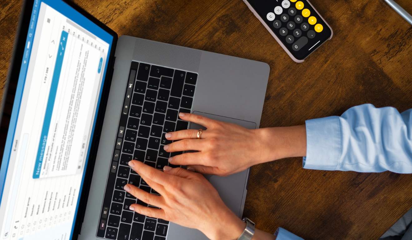 A emissão da nota fiscal eletrônica tornou-se obrigatória para todos os produtores rurais do Rio Grande do Sul em operações internas a partir desta segunda-feira (5). A regra segue norma do Conselho Nacional de Política Fazendária (Confaz) e amplia a exigência para mais de 800 mil produtores no estado. Até então, a obrigação valia apenas para operações interestaduais. A emissão da nota fiscal eletrônica tornou-se obrigatória para todos os produtores rurais do Rio Grande do Sul em operações internas a partir desta segunda-feira (5). A regra segue norma do Conselho Nacional de Política Fazendária (Confaz) e amplia a exigência para mais de 800 mil produtores no estado. Até então, a obrigação valia apenas para operações interestaduais.