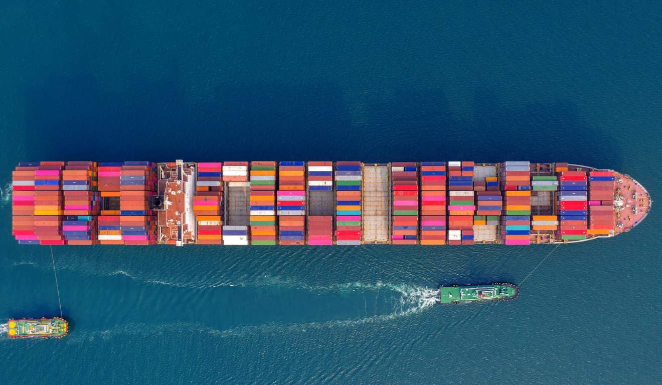 As exportações do agronegócio brasileiro chegaram a US$ 169,2 bilhões em 2025, com crescimento de 3,0% na comparação com 2024, e representaram 48,5% de todo o valor exportado pelo país no período. O desempenho foi sustentado pela expansão de 3,6% no volume de produtos enviados ao exterior, que compensou a queda de 0,6% nos preços médios praticados. As exportações do agronegócio brasileiro chegaram a US$ 169,2 bilhões em 2025, com crescimento de 3,0% na comparação com 2024, e representaram 48,5% de todo o valor exportado pelo país no período. O desempenho foi sustentado pela expansão de 3,6% no volume de produtos enviados ao exterior, que compensou a queda de 0,6% nos preços médios praticados.