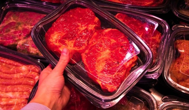 Cotas com sobretaxa de até 67% acima do limite expõe Brasil às decisões de compra da China e altera a dinâmica do mercado de carne bovina