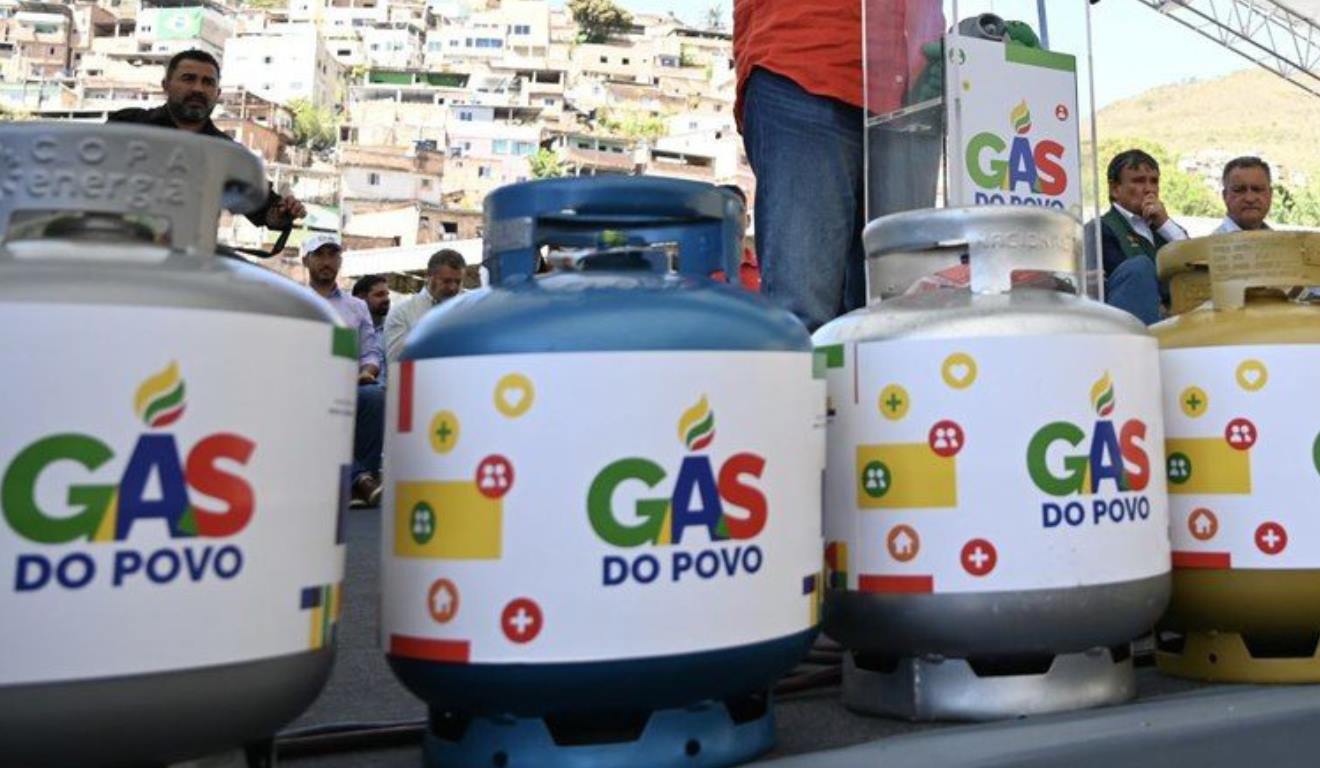 A Câmara dos Deputados aprovou, nesta segunda-feira (2), o texto da Medida Provisória 1313/25, que amplia o alcance do programa Gás do Povo. A proposta tem como foco facilitar o acesso a biodigestores para famílias que vivem em áreas rurais e possuem renda mensal per capita igual ou inferior a meio salário mínimo A Câmara dos Deputados aprovou, nesta segunda-feira (2), o texto da Medida Provisória 1313/25, que amplia o alcance do programa Gás do Povo. A proposta tem como foco facilitar o acesso a biodigestores para famílias que vivem em áreas rurais e possuem renda mensal per capita igual ou inferior a meio salário mínimo